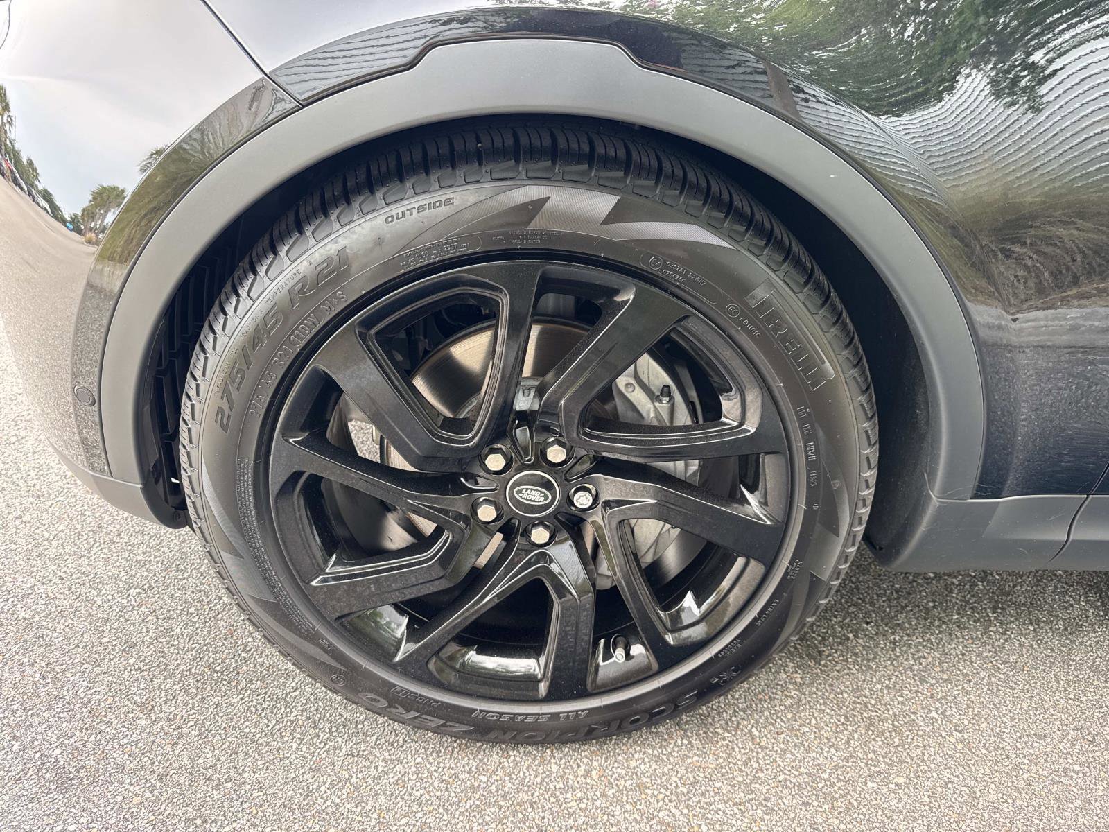 Certified 2025 Land Rover Discovery S AWD/4WD image 10