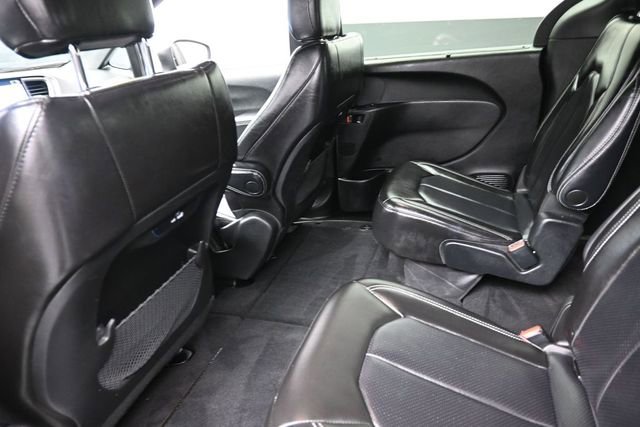 Used 2023 Chrysler Pacifica Touring-L w/ S Appearance Package FWD image 23