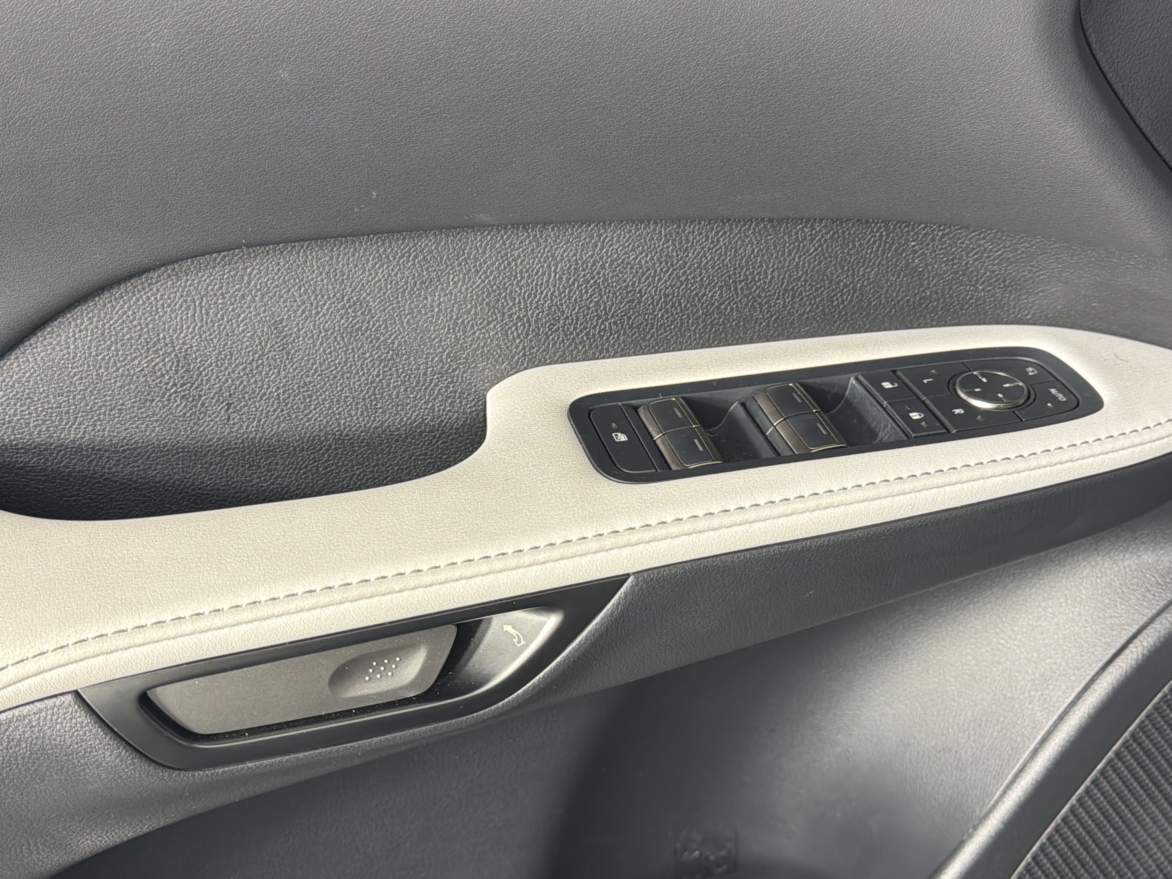 Used 2025 Lexus RX 350 w/ Convenience Package image 7