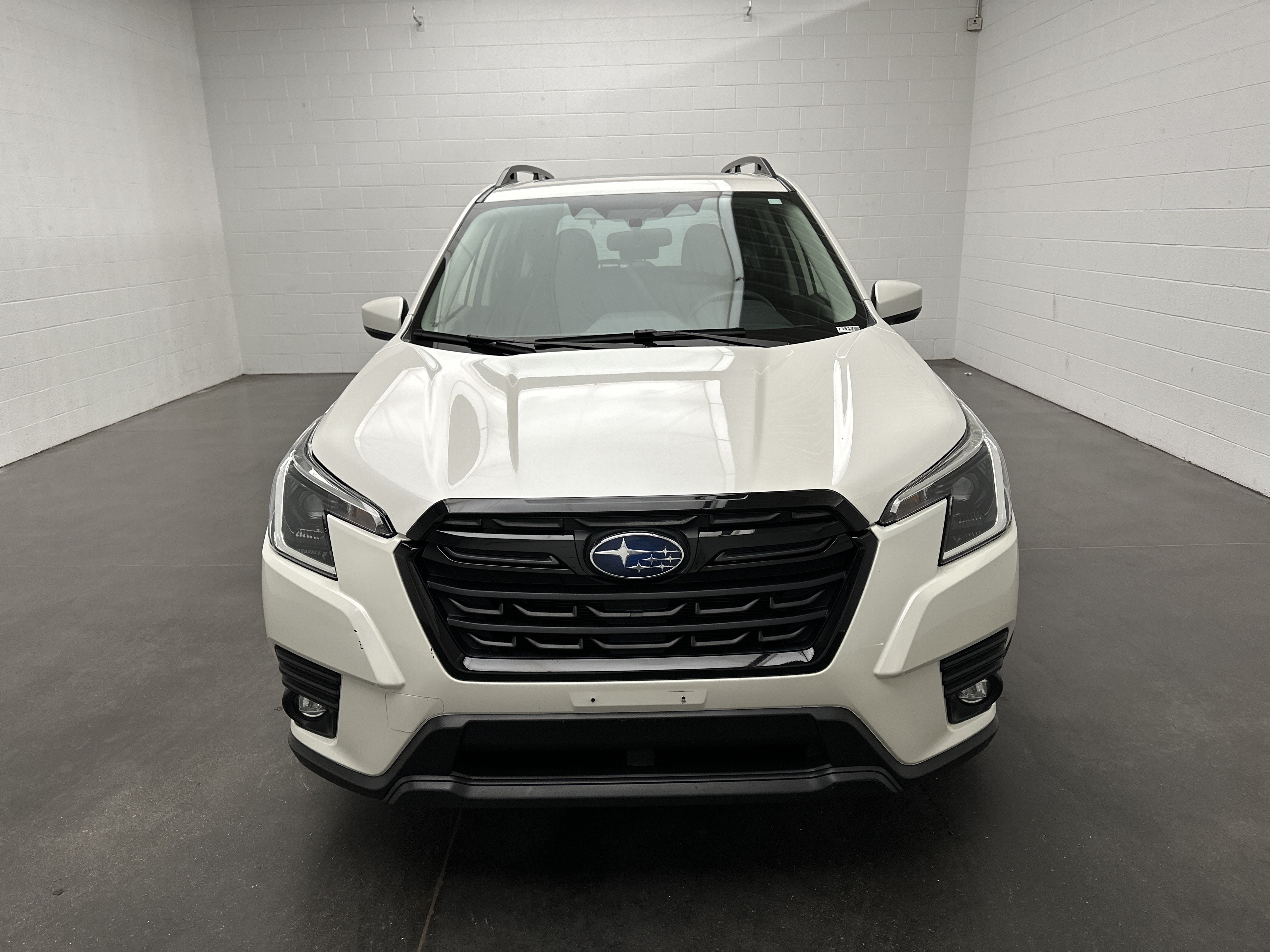 Used 2023 Subaru Forester Premium AWD/4WD image 3