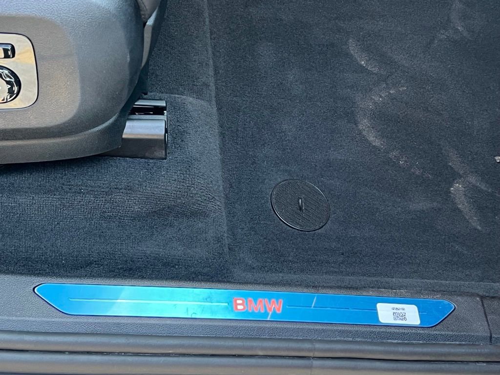 Used 2024 BMW X7 xDrive40i w/ Premium Package image 44