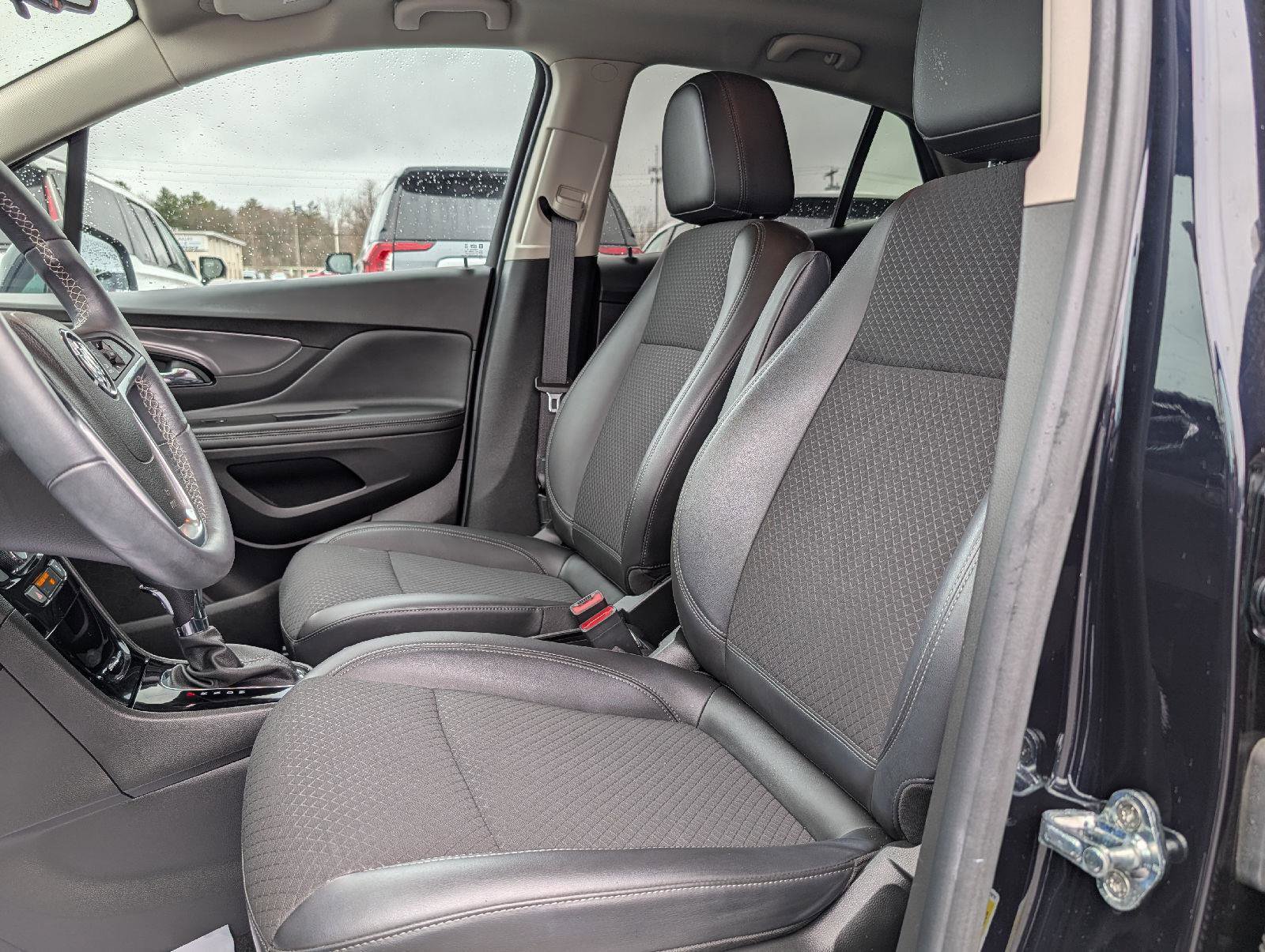 Certified 2022 Buick Encore Preferred w/ Safety Package image 12