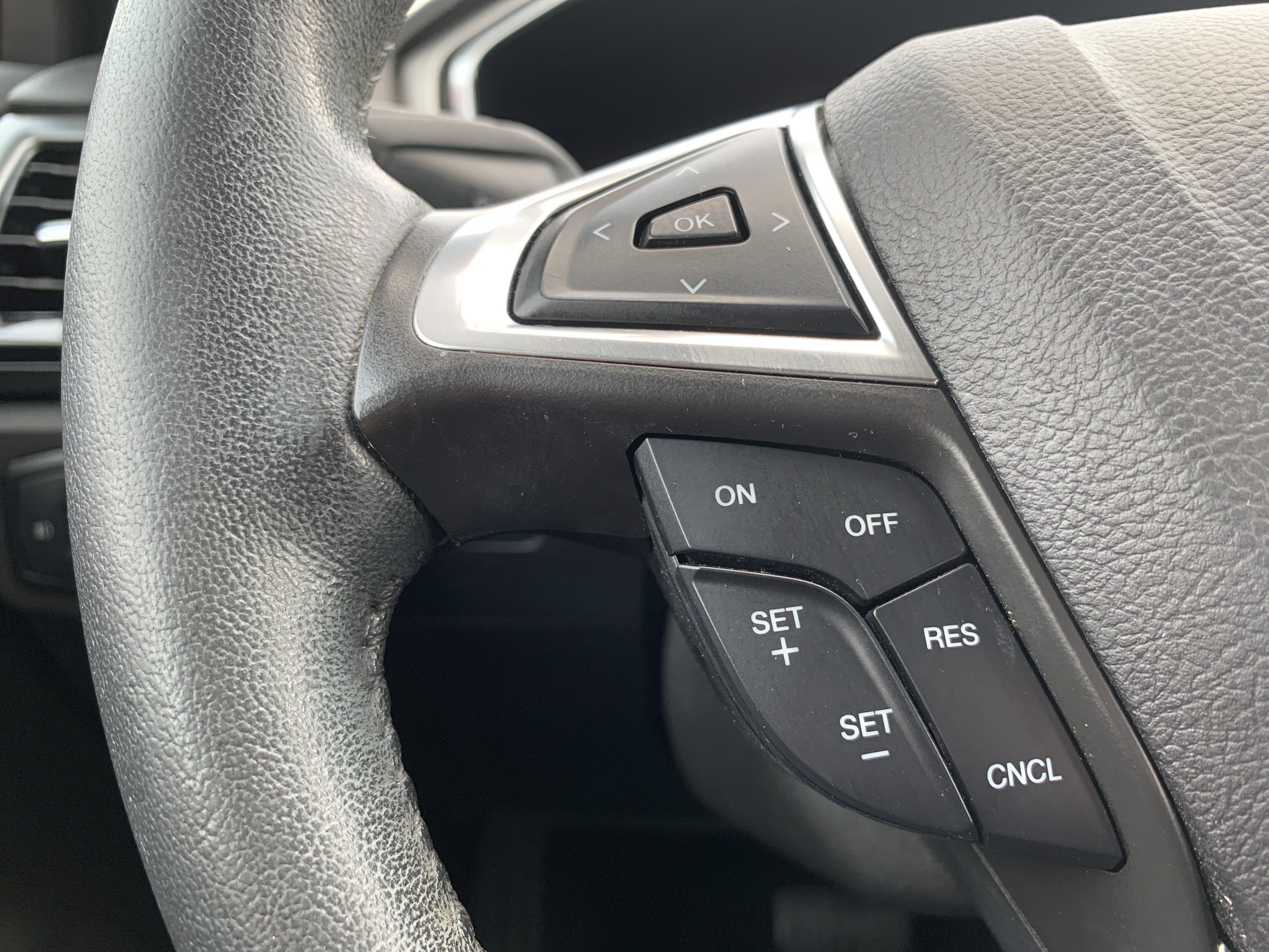 Used 2016 Ford Fusion SE FWD image 19