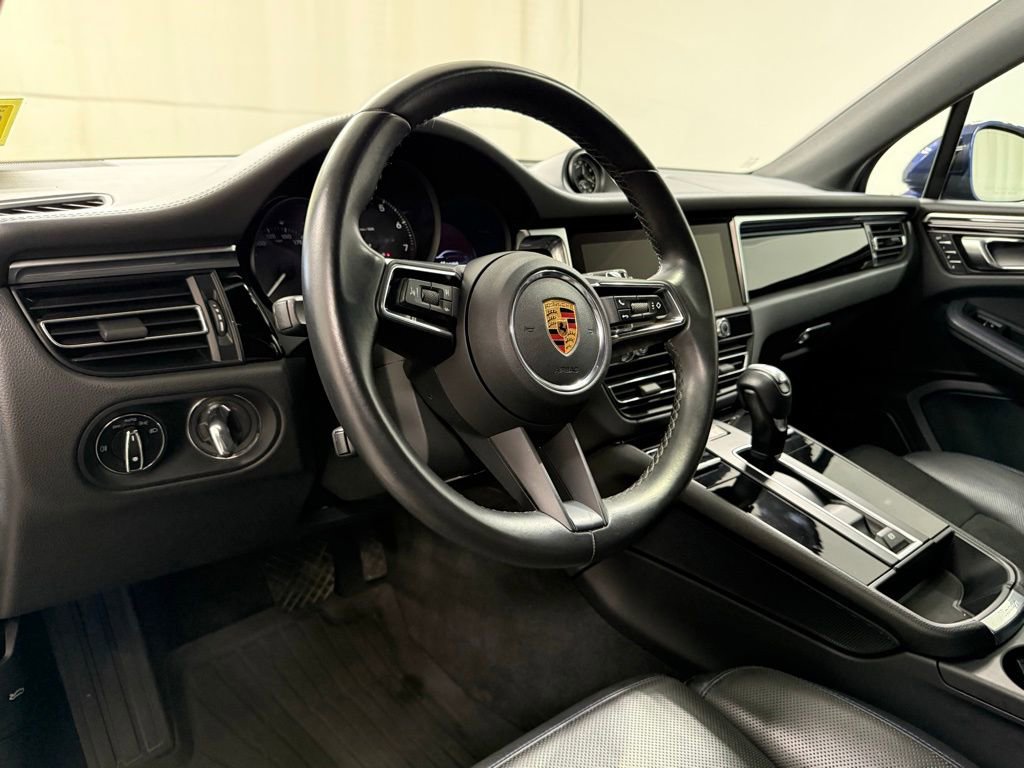 Certified 2022 Porsche Macan image 16
