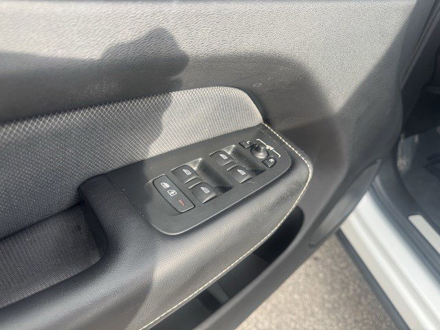 Used 2021 Volvo XC60 T5 R-Design w/ Protection Package Premier image 11