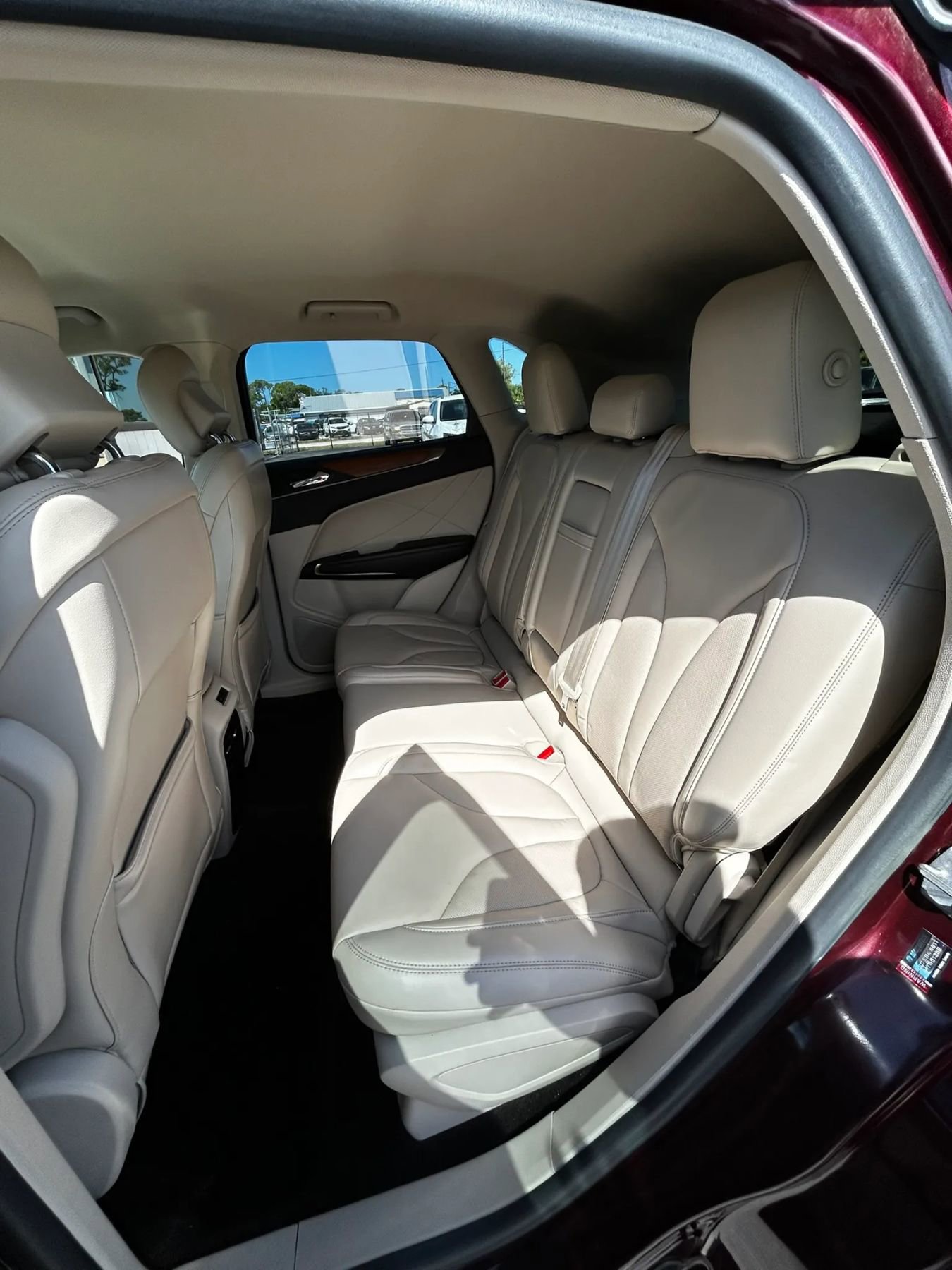 Used 2018 Lincoln MKC Select w/ Select Plus Package FWD image 30
