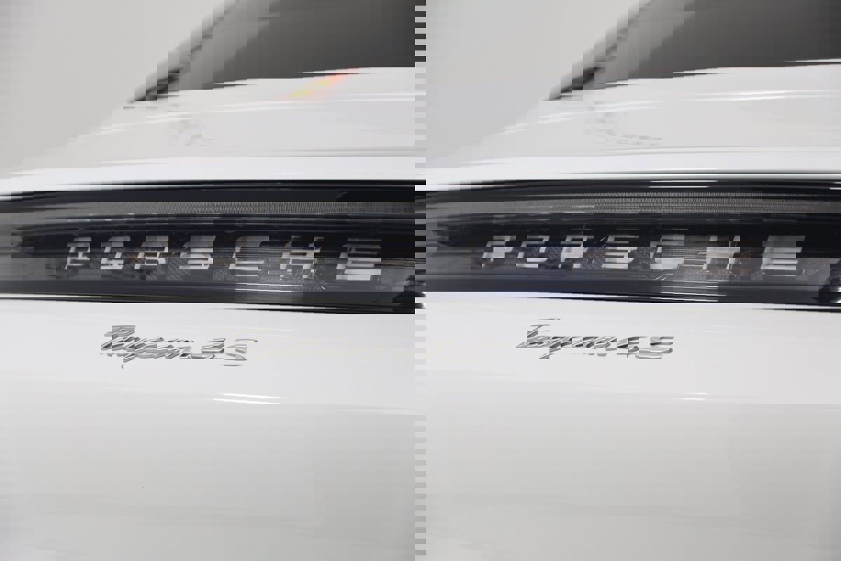 Used 2020 Porsche Taycan 4S image 58