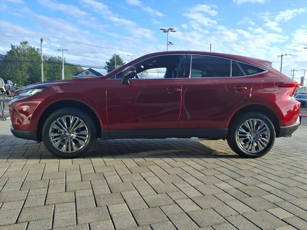 Used 2023 Toyota Venza Limited image 7