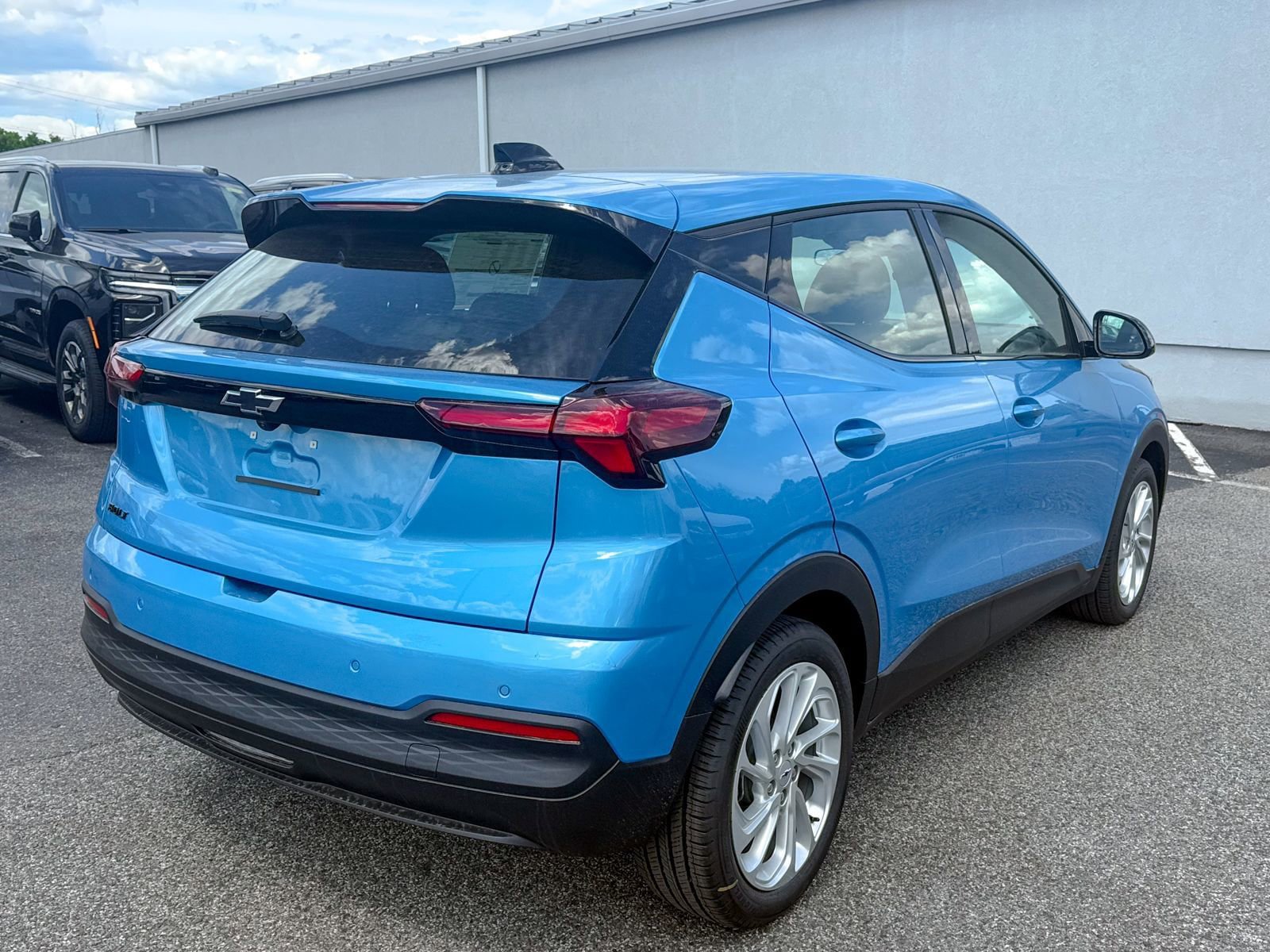 New 2027 Chevrolet Bolt LT w/ LPO, All-Weather Package FWD image 5