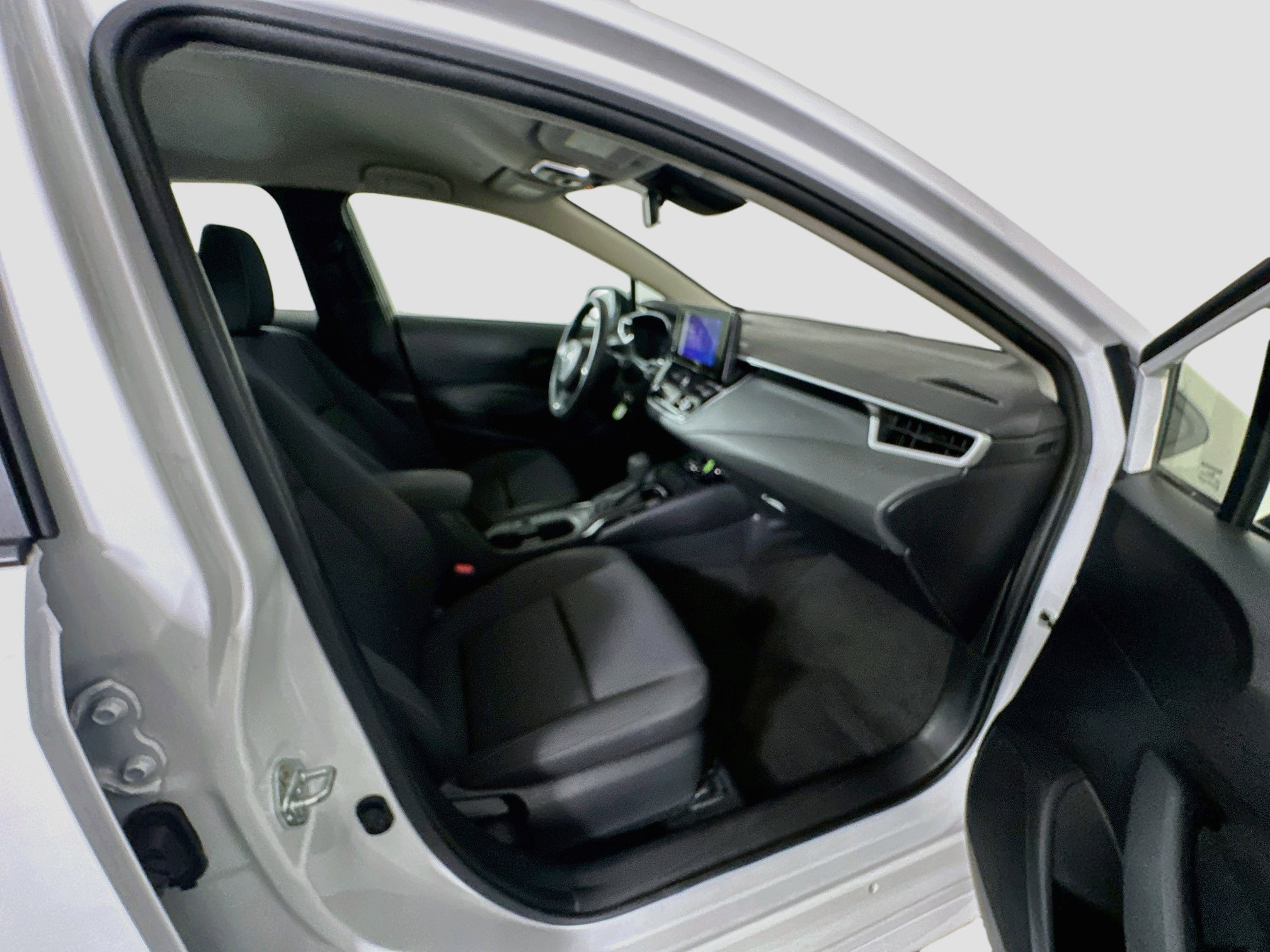 Used 2025 Toyota Corolla LE FWD image 30