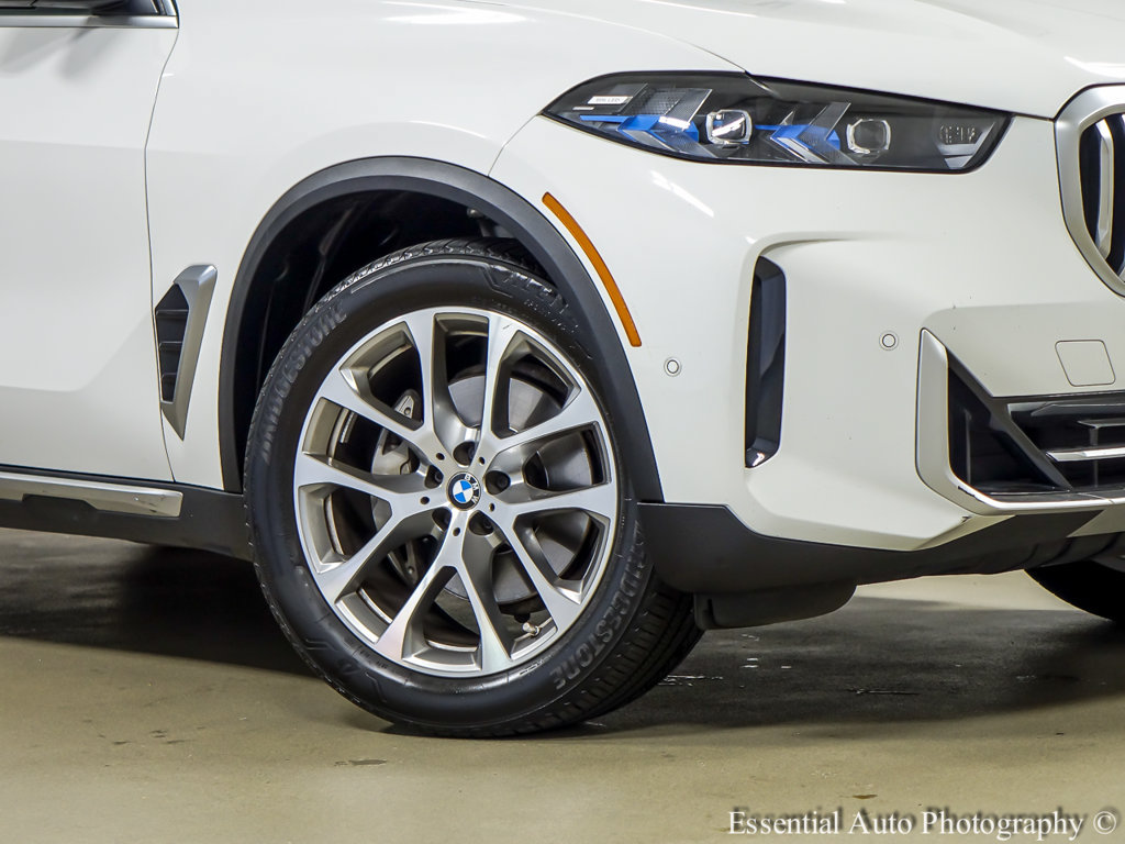 Used 2024 BMW X5 xDrive40i w/ Premium Package AWD/4WD image 4