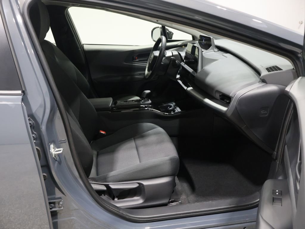 Used 2024 Toyota Prius LE image 22