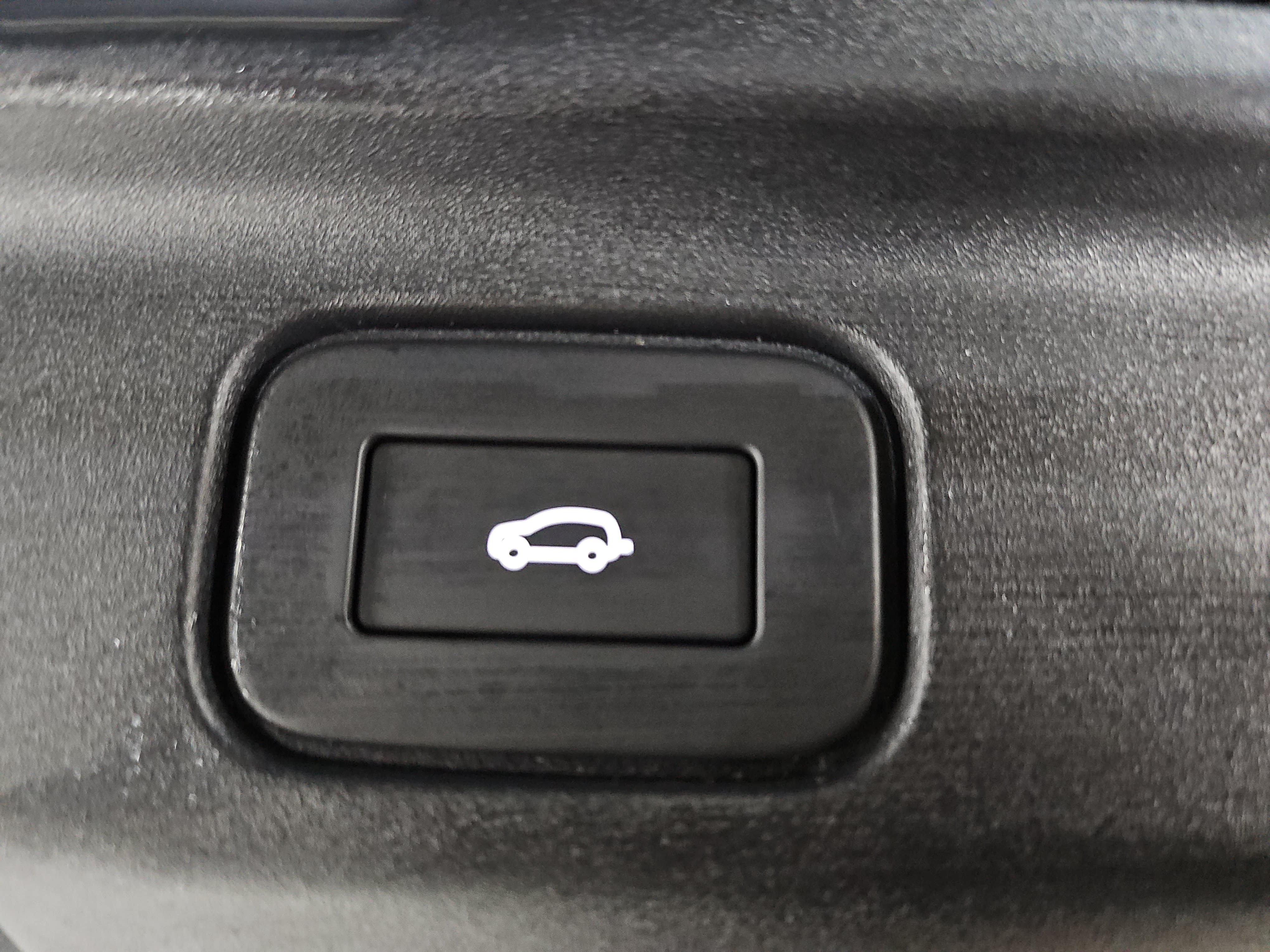 Used 2025 Land Rover Range Rover SE AWD/4WD image 13