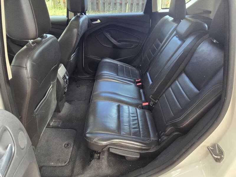 Used 2013 Ford C-MAX SEL FWD image 12