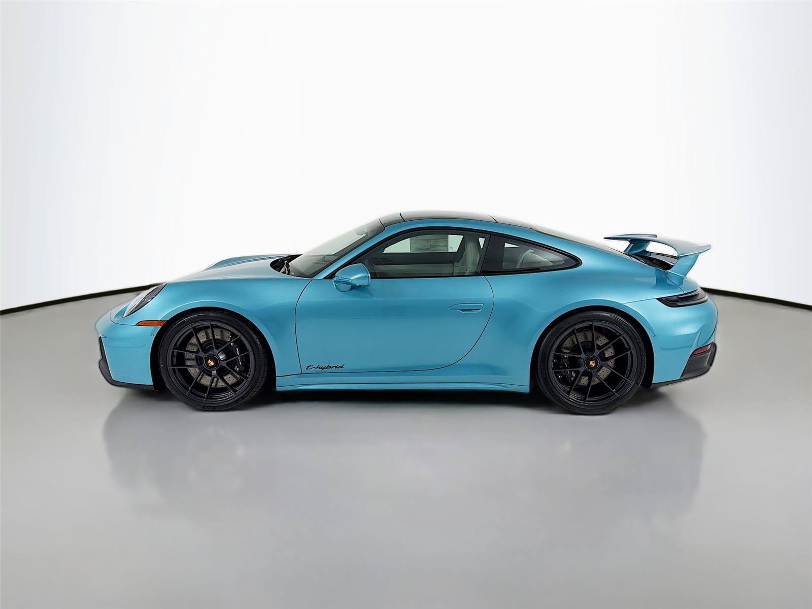 Used 2026 Porsche 911 Carrera 4 GTS AWD/4WD image 2