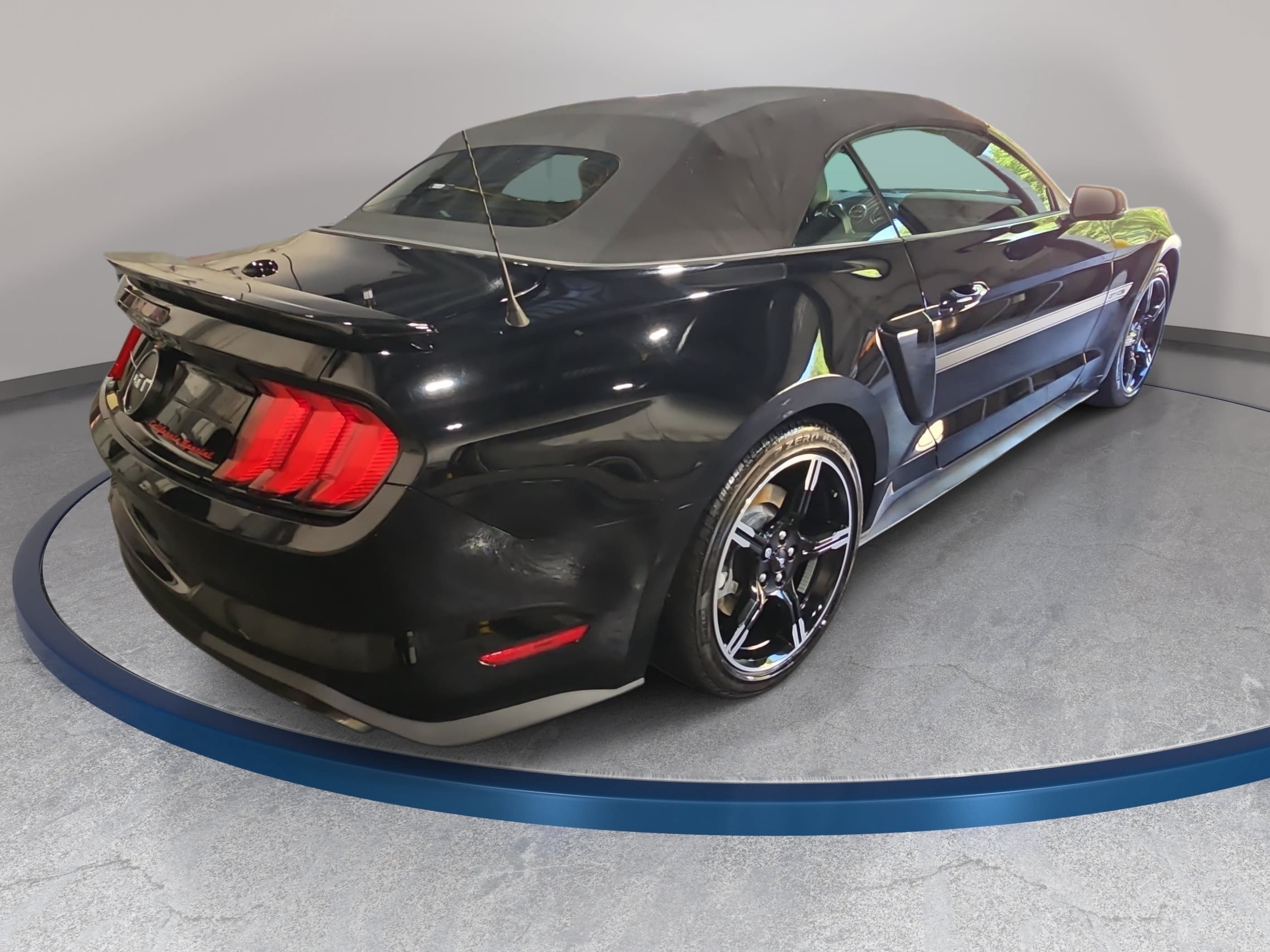 Used 2019 Ford Mustang GT Premium w/ Equipment Group 401A RWD image 5