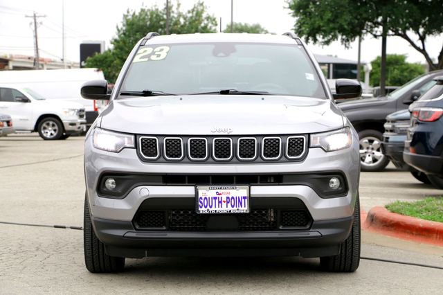 Used 2023 Jeep Compass Latitude AWD/4WD image 8