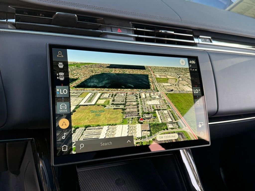 Used 2025 Land Rover Range Rover Sport SE image 20