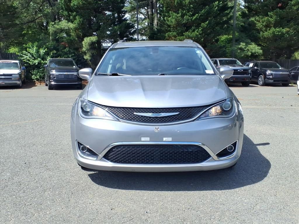 Used 2018 Chrysler Pacifica Touring-L FWD image 35