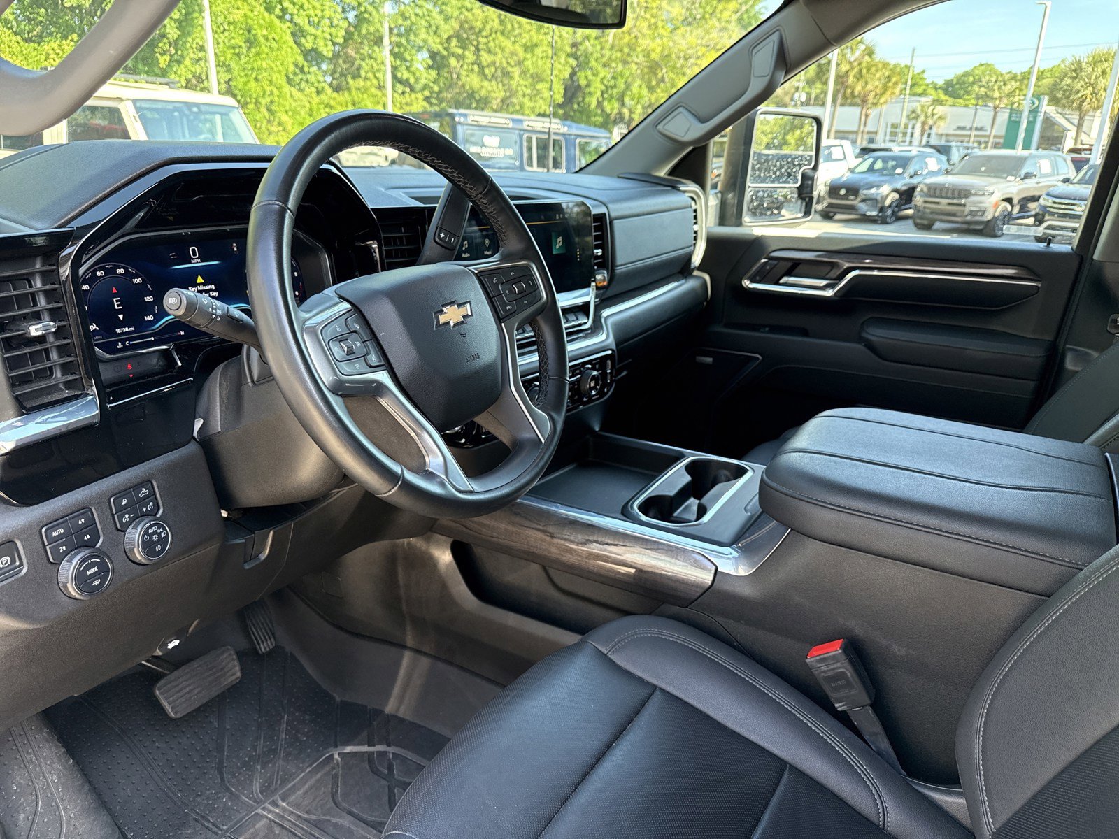 Used 2024 Chevrolet Silverado 2500 LTZ w/ LTZ Convenience Package AWD/4WD image 12