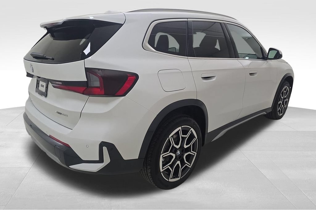 New 2027 BMW X1 xDrive28i w/ Convenience Package AWD/4WD image 10