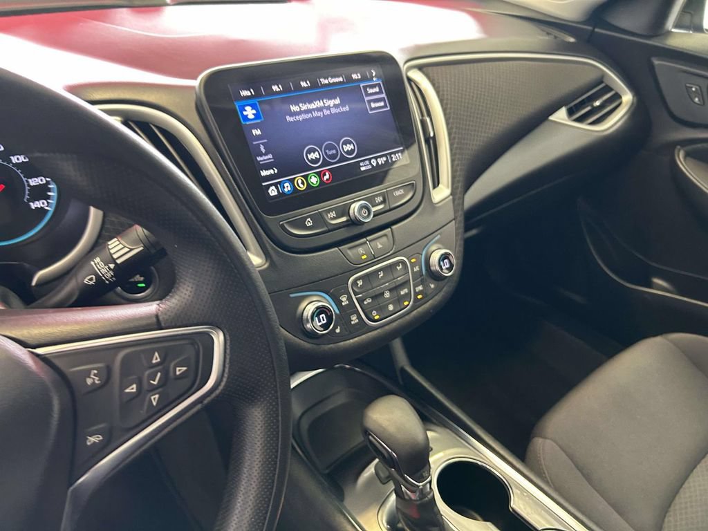 Used 2024 Chevrolet Malibu LT FWD image 21