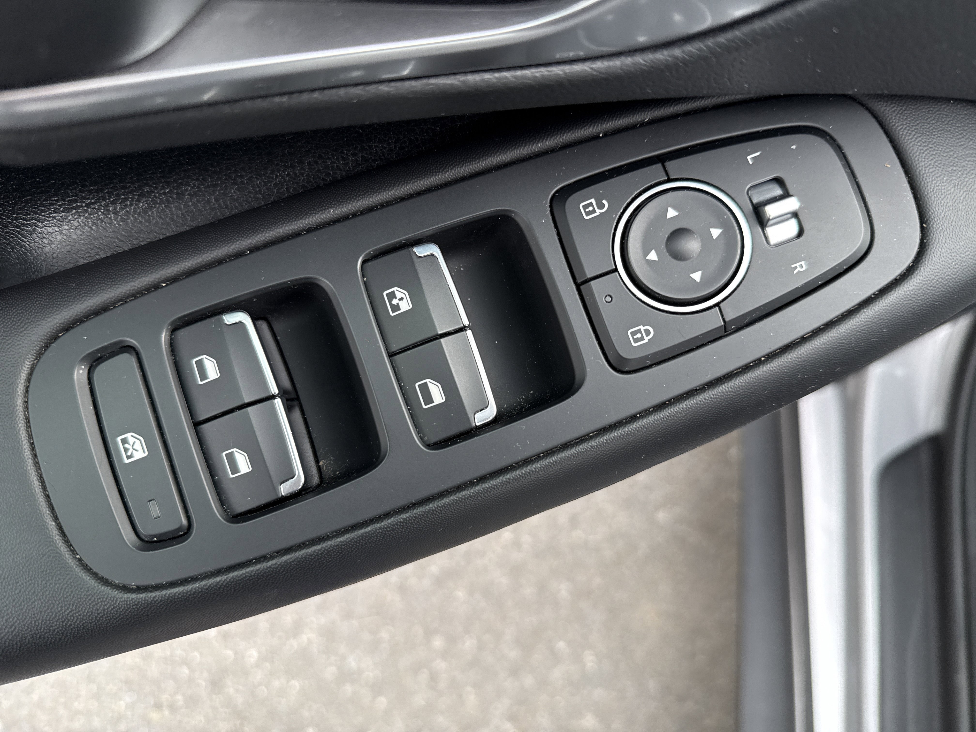 Used 2023 Hyundai Sonata SE image 16