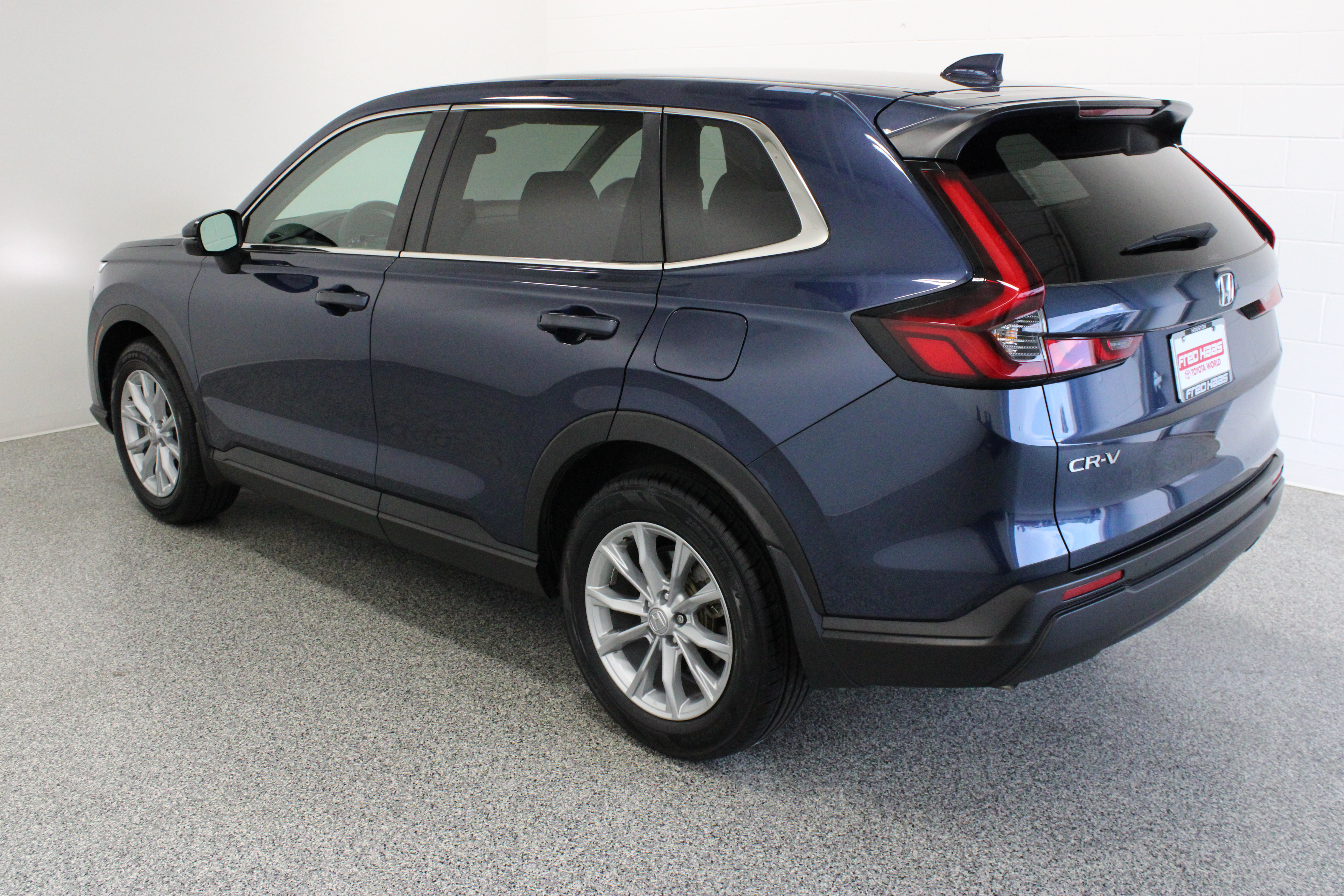 Used 2025 Honda CR-V EX image 9