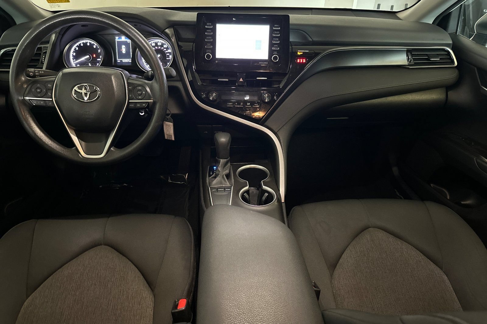 Used 2024 Toyota Camry LE FWD image 17