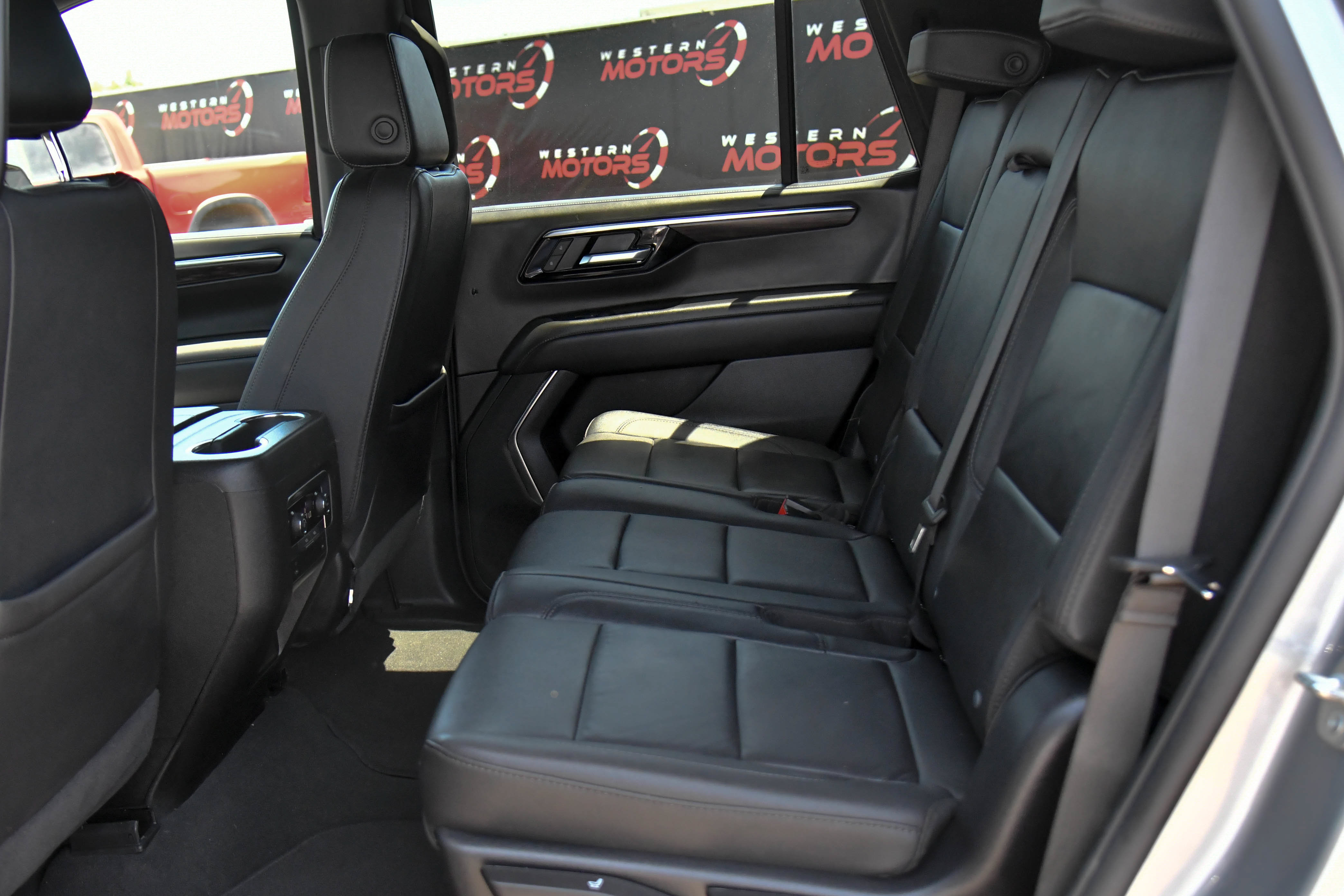 Used 2025 Chevrolet Tahoe LT AWD/4WD image 43