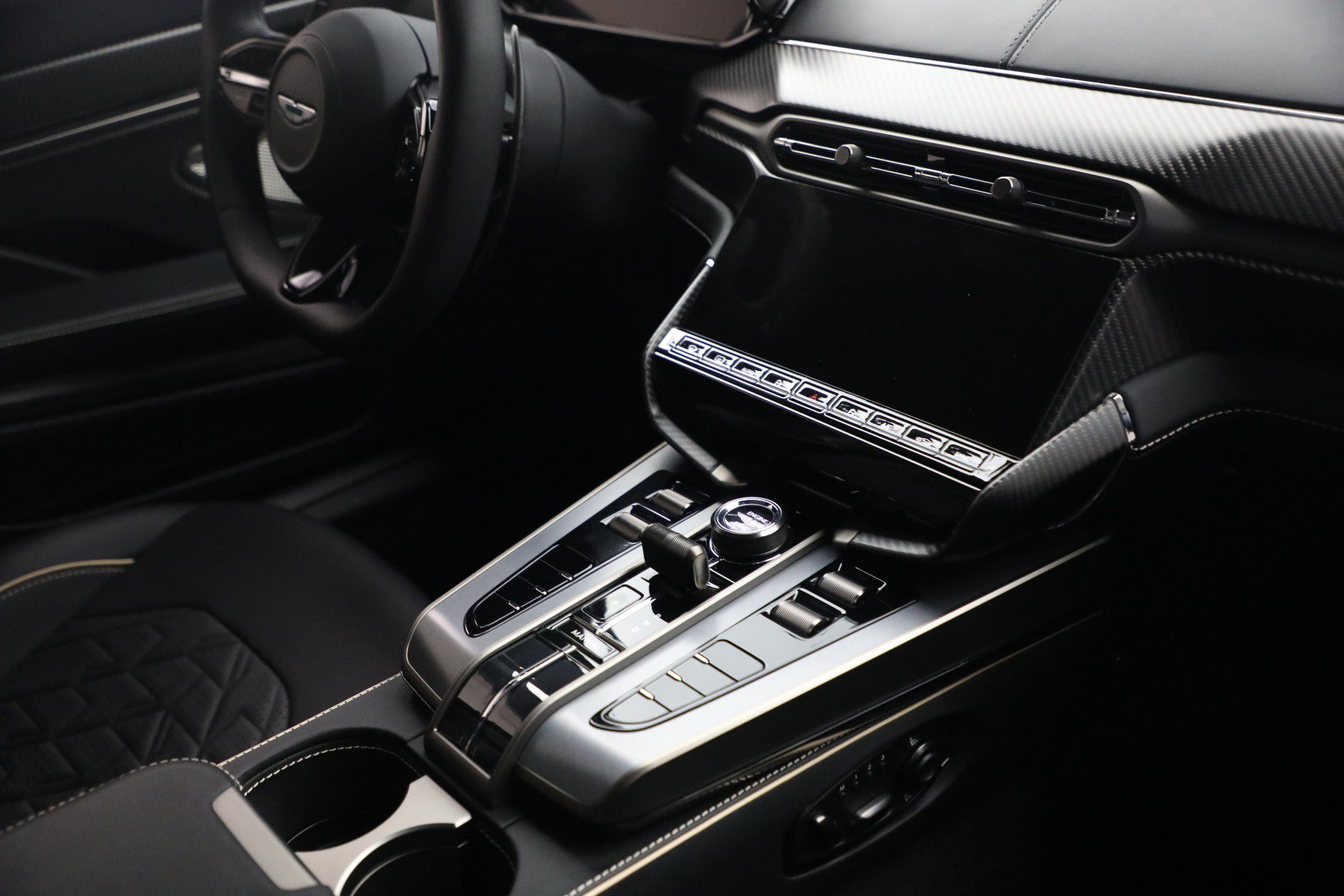 Used 2025 Aston Martin Vanquish RWD image 23