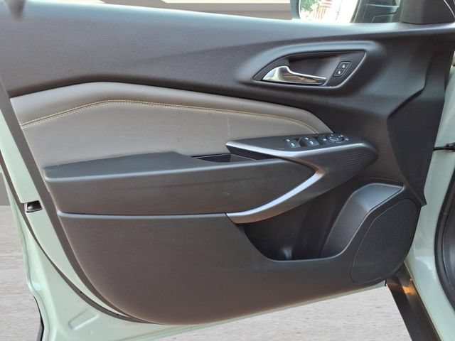 Used 2025 Chevrolet Trax ACTIV w/ Driver Confidence Package FWD image 14