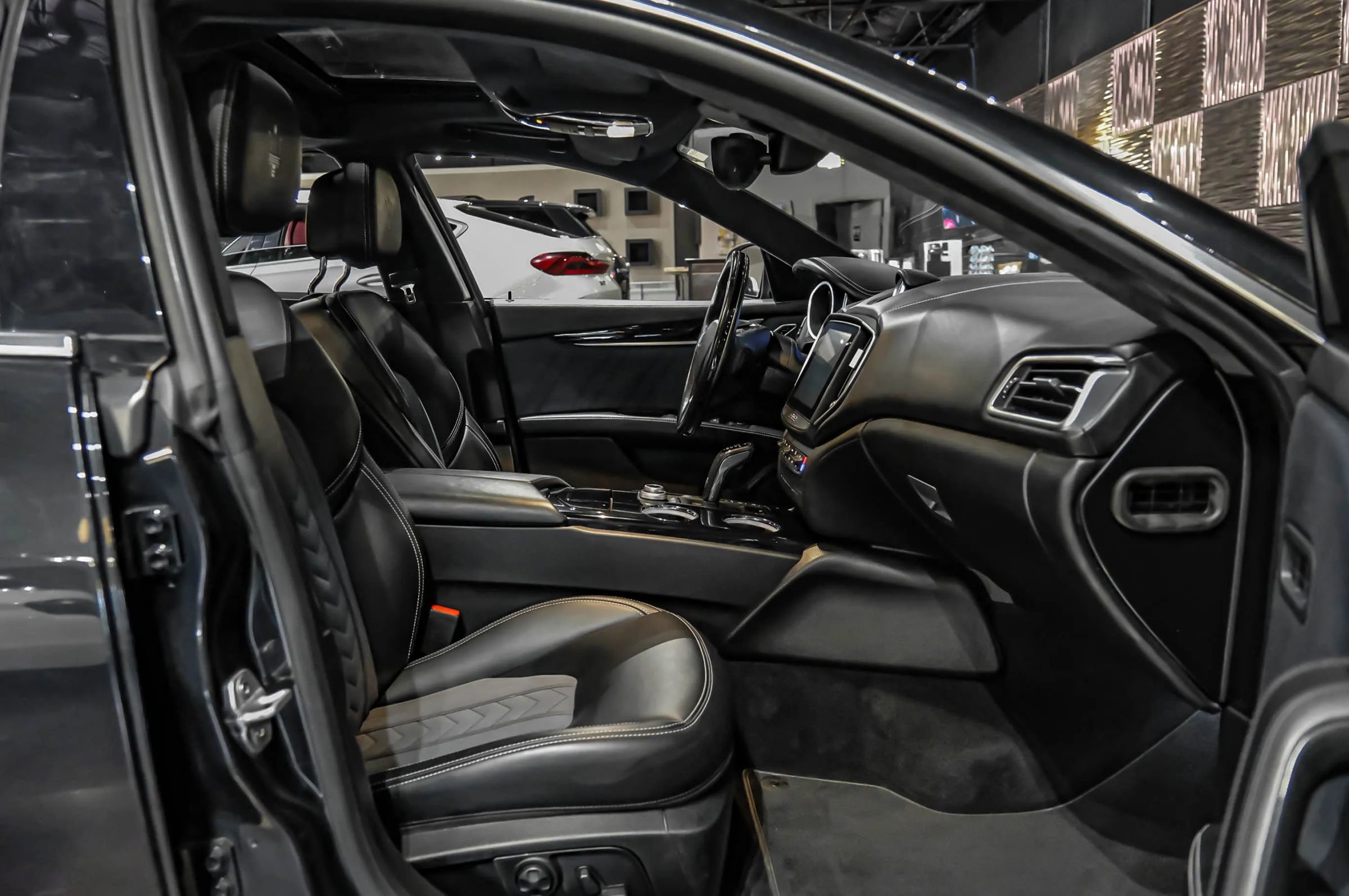 Used 2019 Maserati Ghibli S GranLusso AWD/4WD image 42