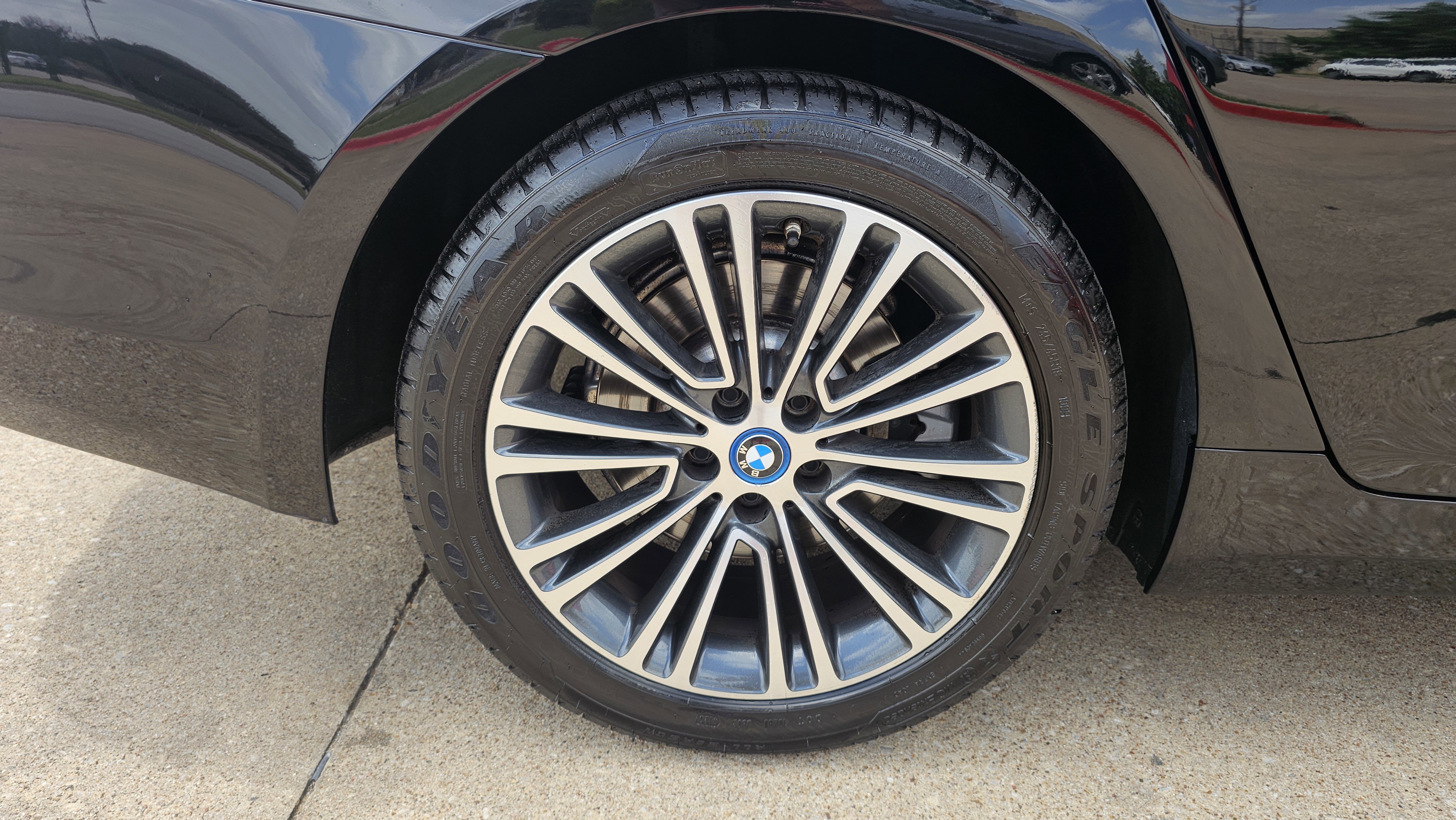 Used 2018 BMW 530e w/ Premium Package 2 image 17