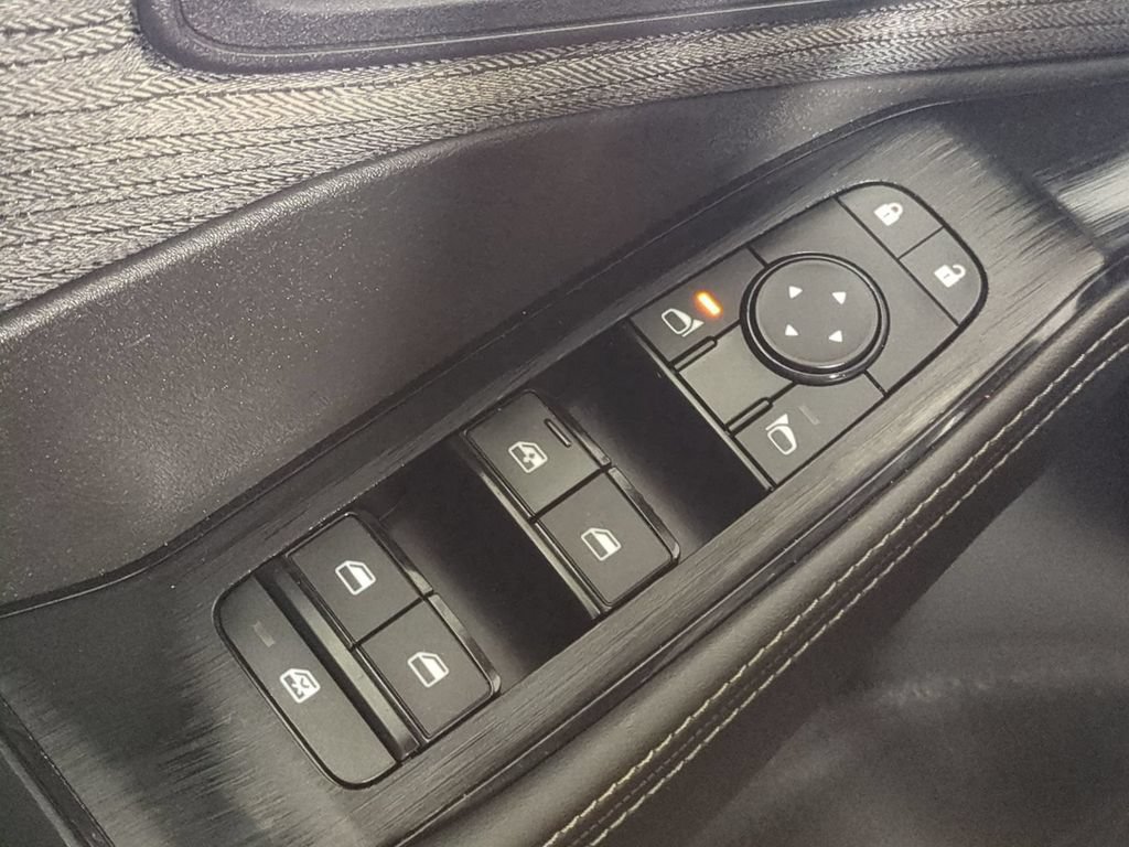 Used 2023 Nissan Rogue SV FWD image 29
