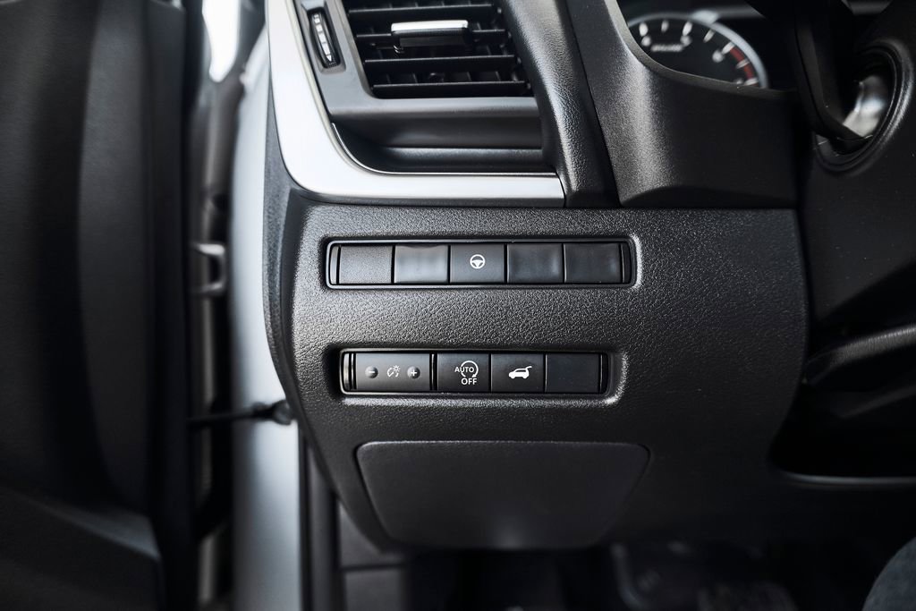 Used 2024 Nissan Rogue SV FWD image 29