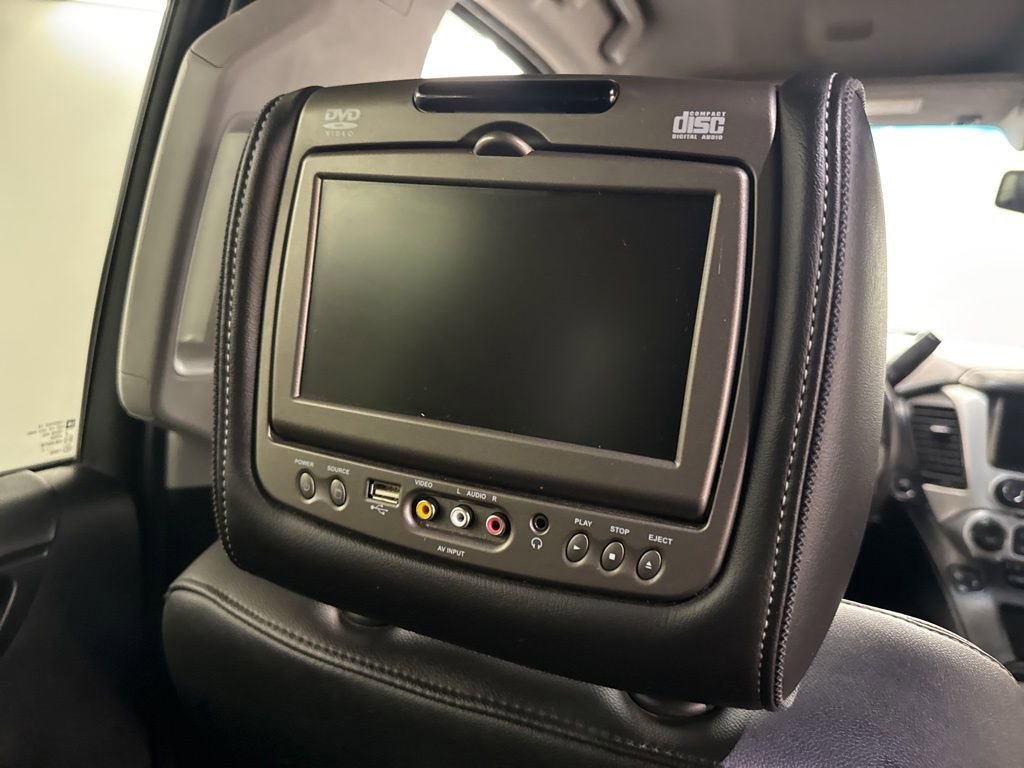 Used 2016 GMC Yukon SLT w/ HD Trailering Package image 12