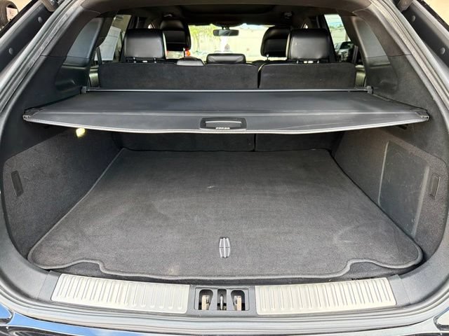 Used 2018 Lincoln MKX Reserve w/ Cargo Utility Package FWD image 18