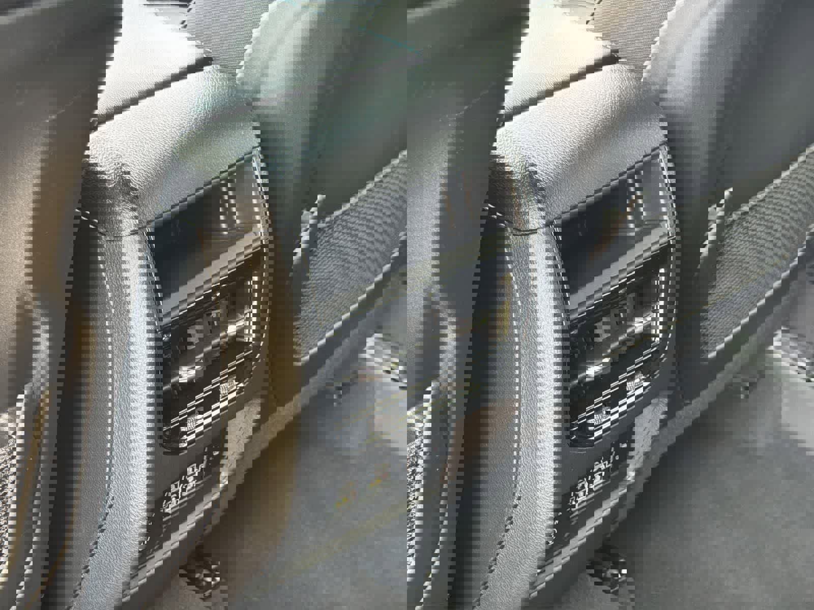 Used 2025 Jeep Grand Cherokee Trailhawk image 29