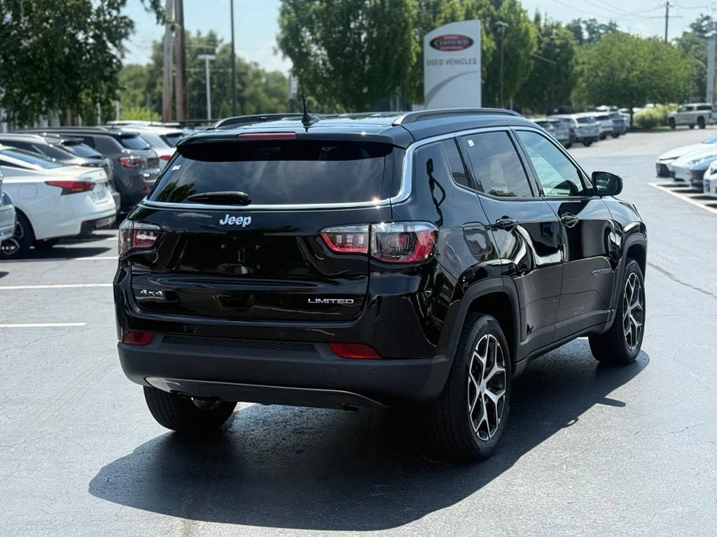 Used 2024 Jeep Compass Limited AWD/4WD image 6