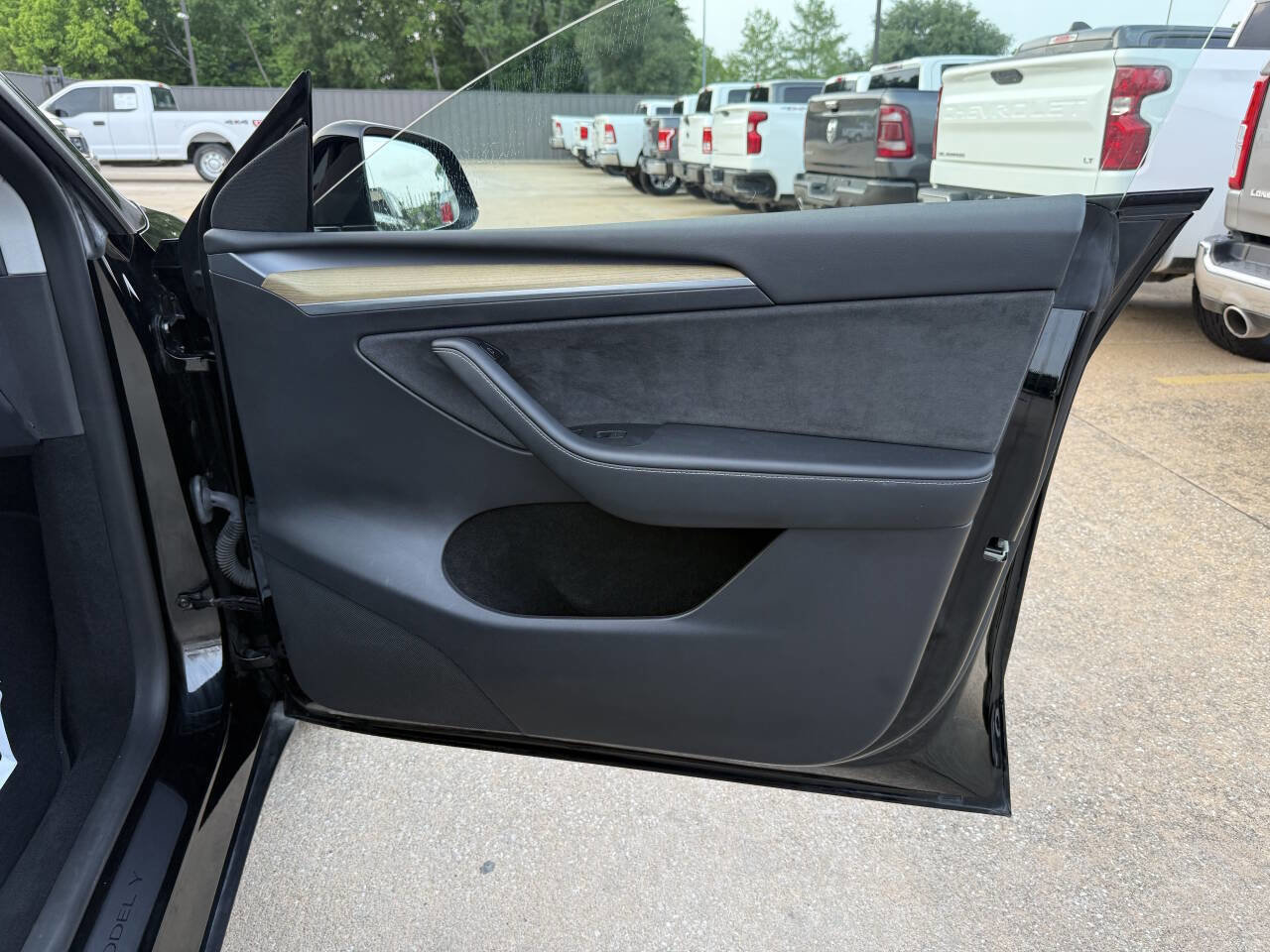 Used 2023 Tesla Model Y Long Range AWD/4WD image 11