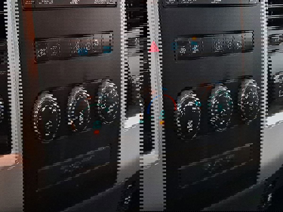 Used 2011 RAM 3500 4x4 Crew Cab image 13