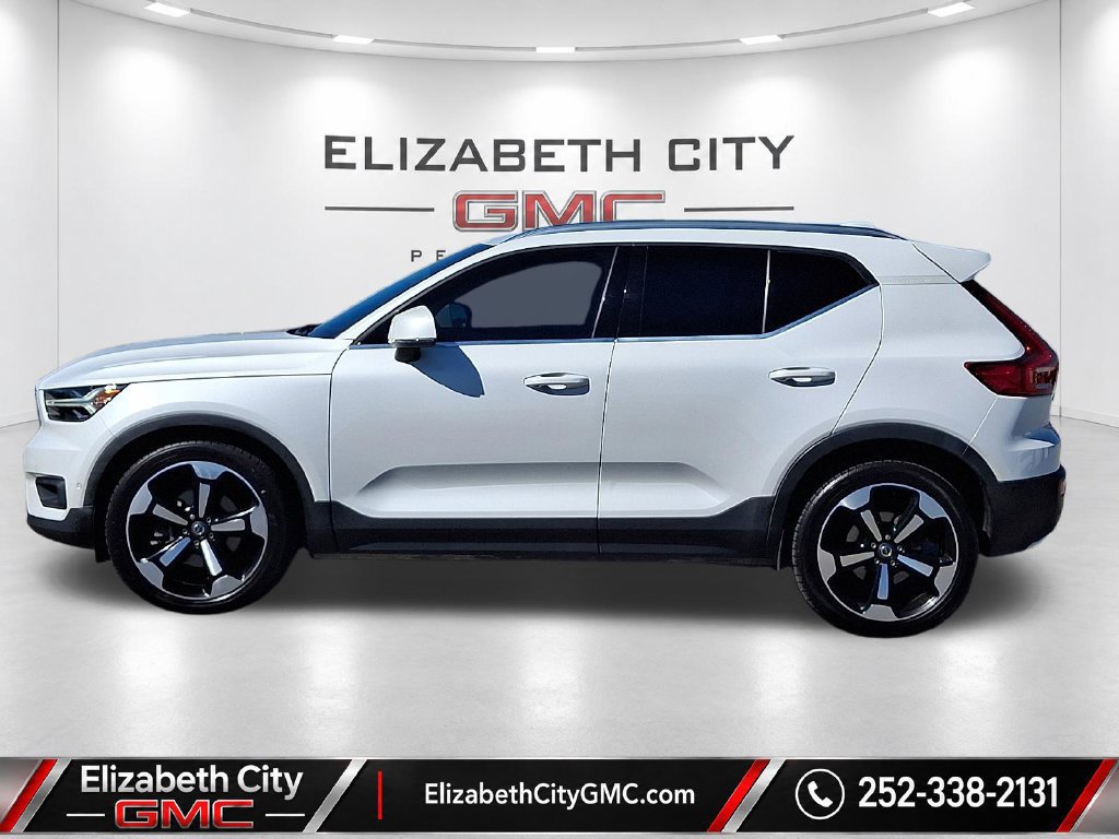 Used 2019 Volvo XC40 T4 Inscription FWD image 8