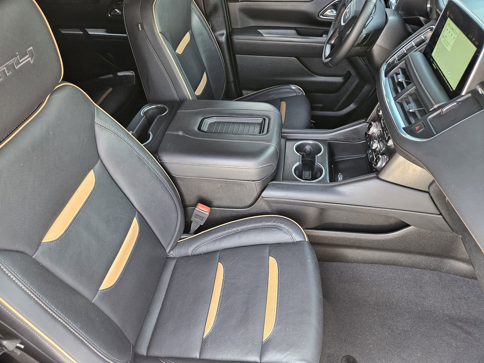 Used 2024 GMC Yukon XL AT4 w/ AT4 Premium Package AWD/4WD image 20