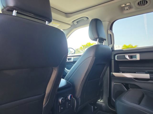 Used 2022 Ford Explorer XLT w/ Equipment Group 202A image 11