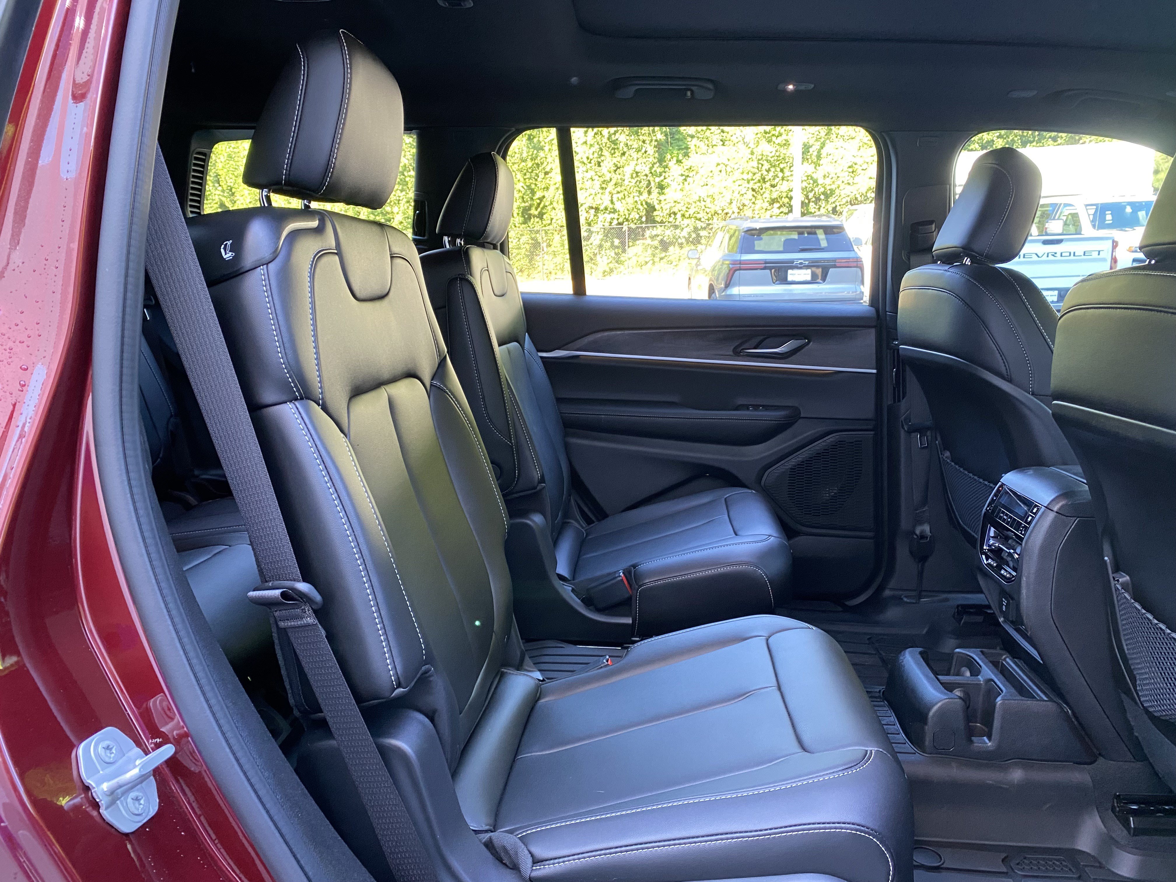 Used 2025 Jeep Grand Cherokee L Limited w/ Trailer Tow Package AWD/4WD image 36
