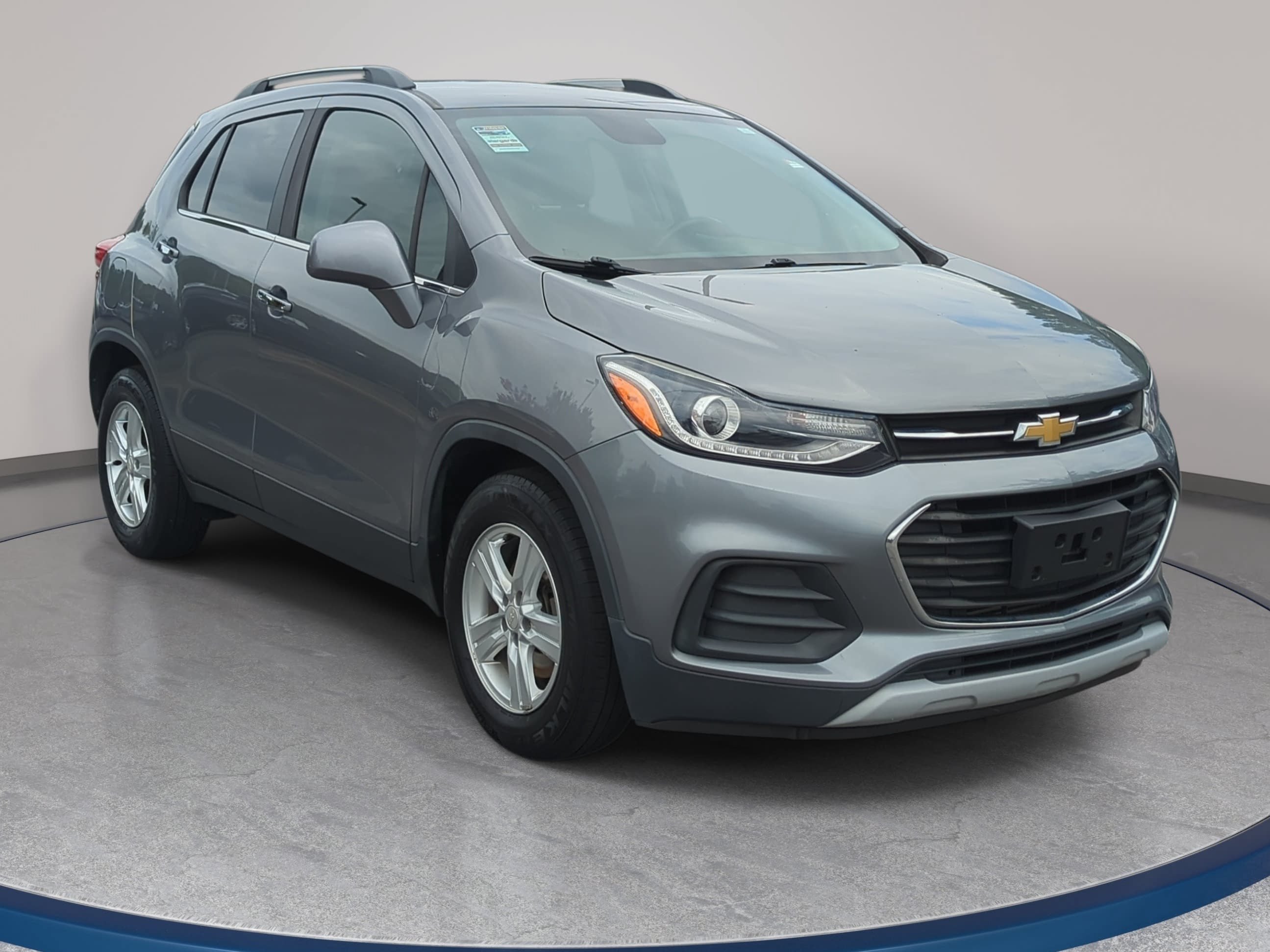 Used 2020 Chevrolet Trax LT w/ LT Convenience Package FWD image 3