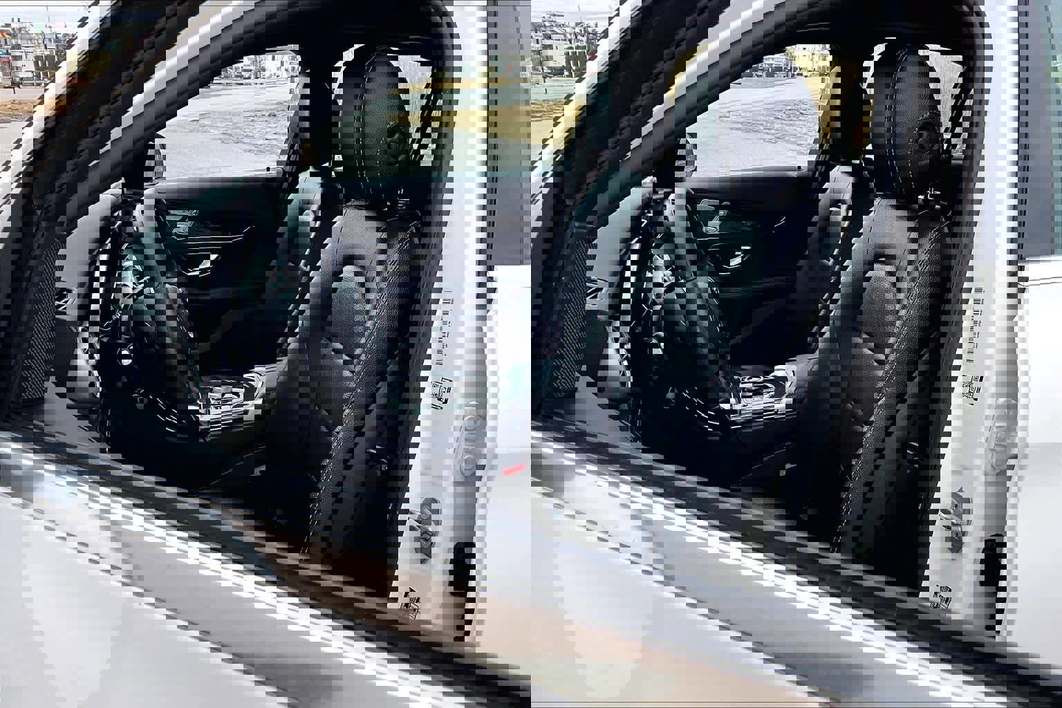 Used 2018 Mercedes-Benz C 300 4MATIC Sedan image 9