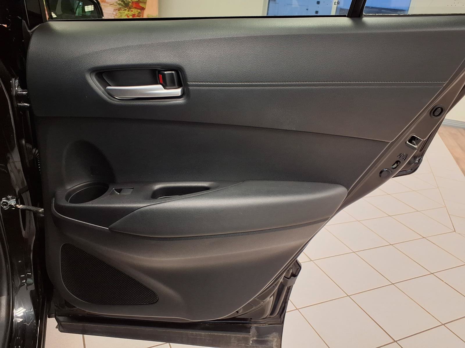 Used 2025 Toyota Corolla Cross XLE FWD image 12