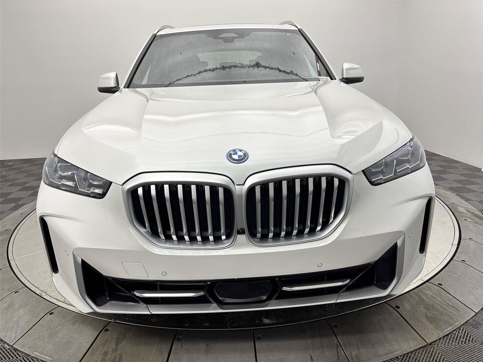 New 2026 BMW X5 xDrive50e w/ Climate Comfort Package AWD/4WD image 14